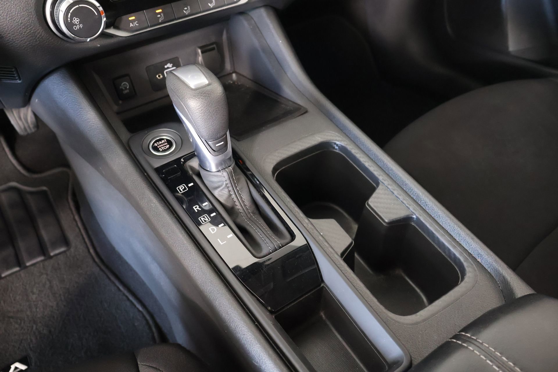 Used 2025 Nissan Sentra S image 7