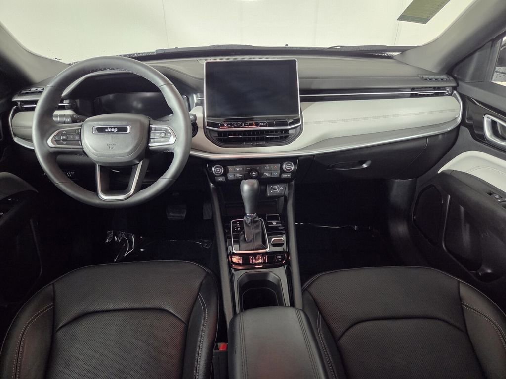 Certified 2025 Jeep Compass Limited w/ Elite Group AWD/4WD image 28