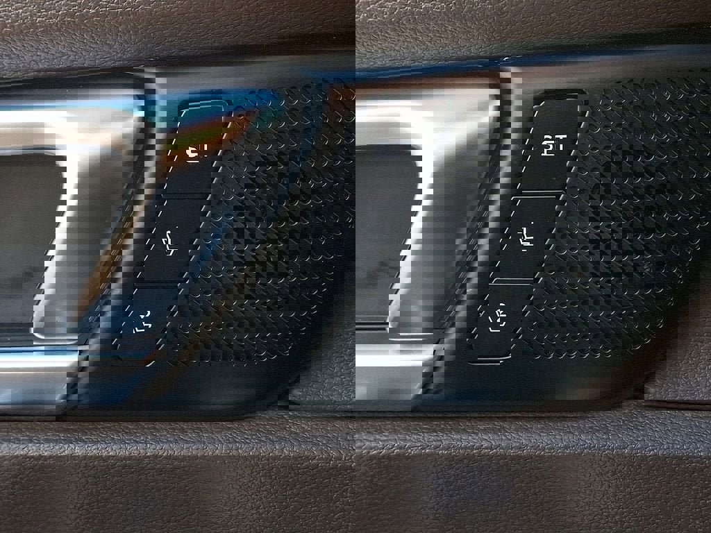 Used 2022 Kia Telluride SX image 32