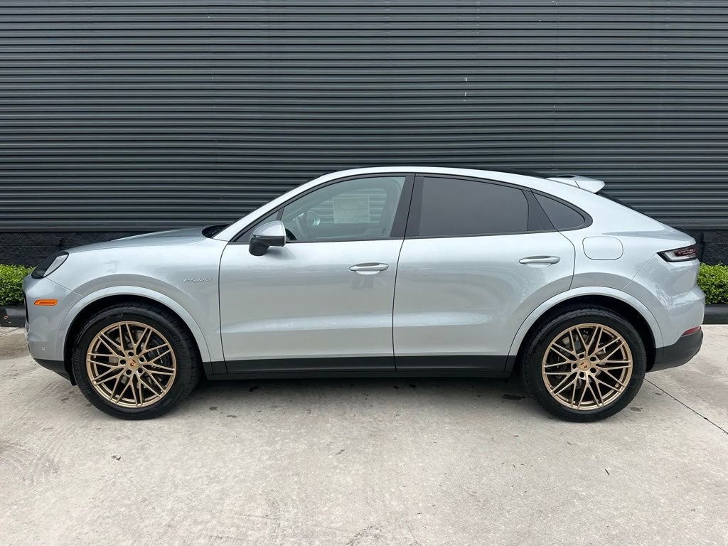 Used 2026 Porsche Cayenne E-Hybrid Coupe image 2
