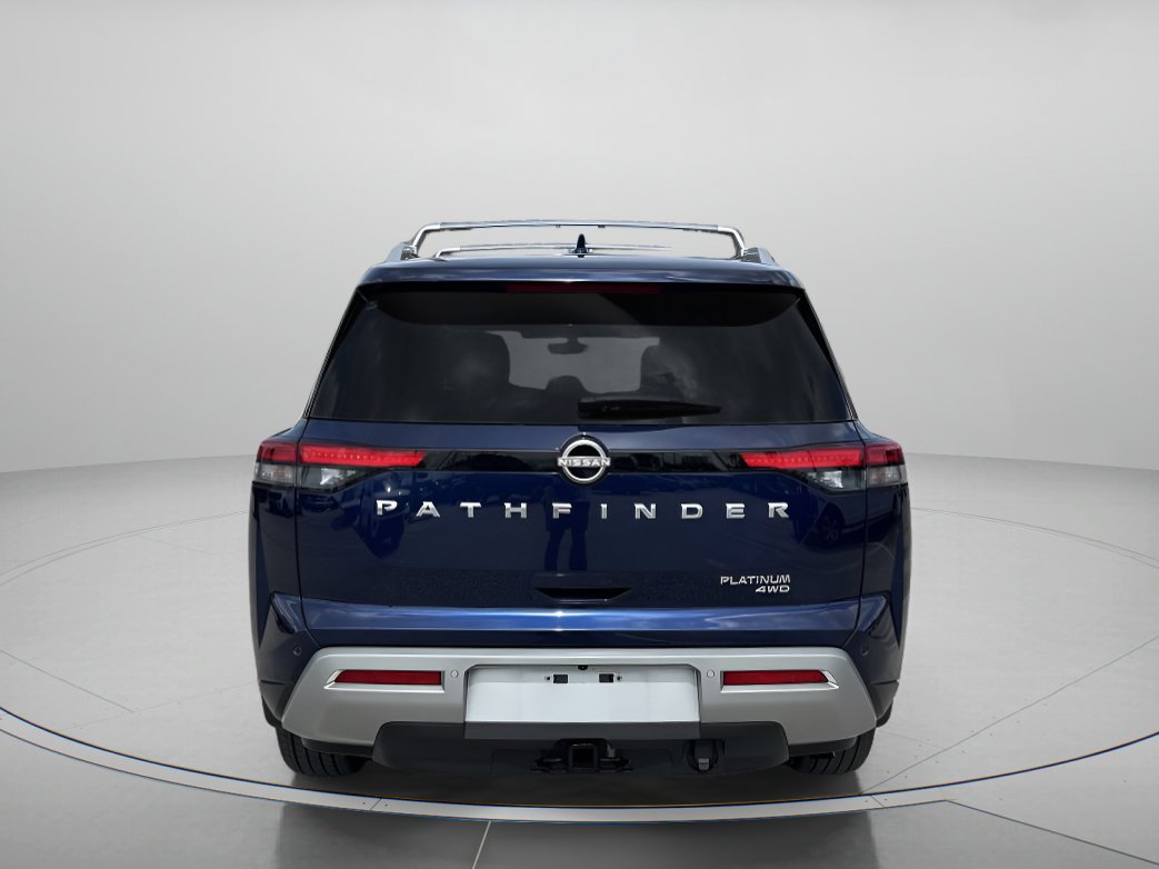 Used 2023 Nissan Pathfinder Platinum image 4