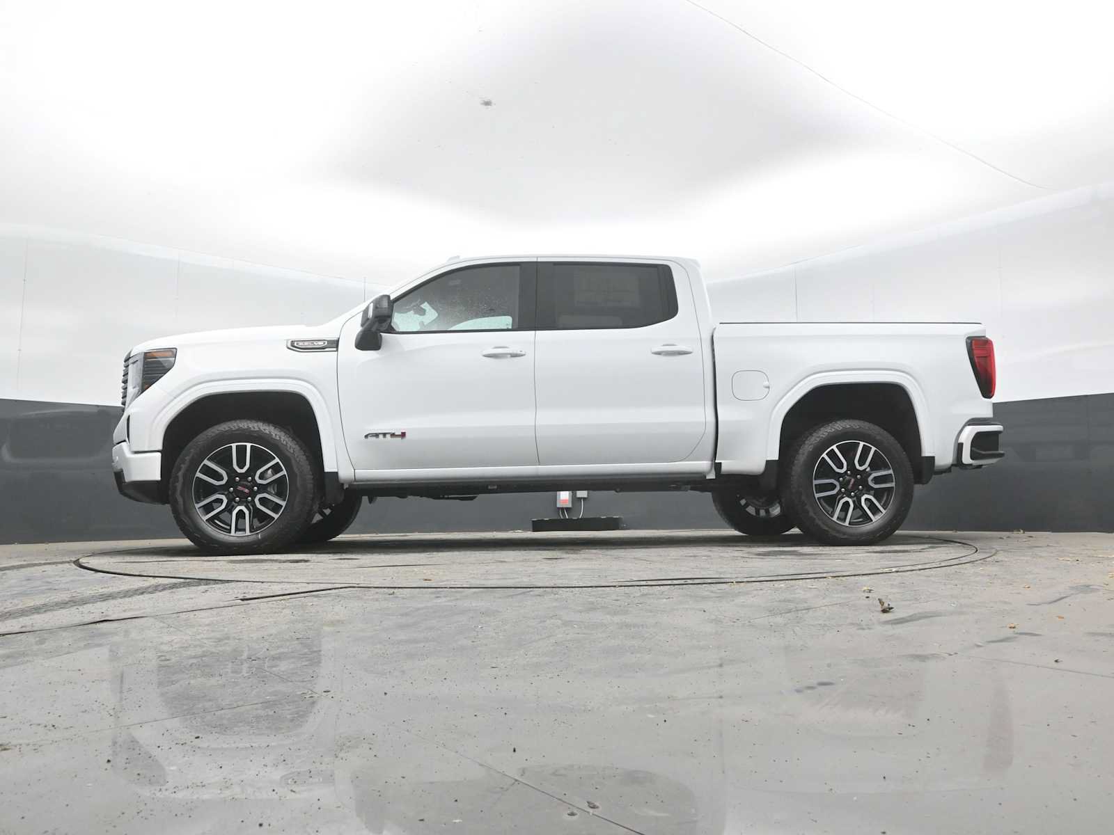 New 2026 GMC Sierra 1500 AT4 w/ AT4 Premium Package AWD/4WD image 40