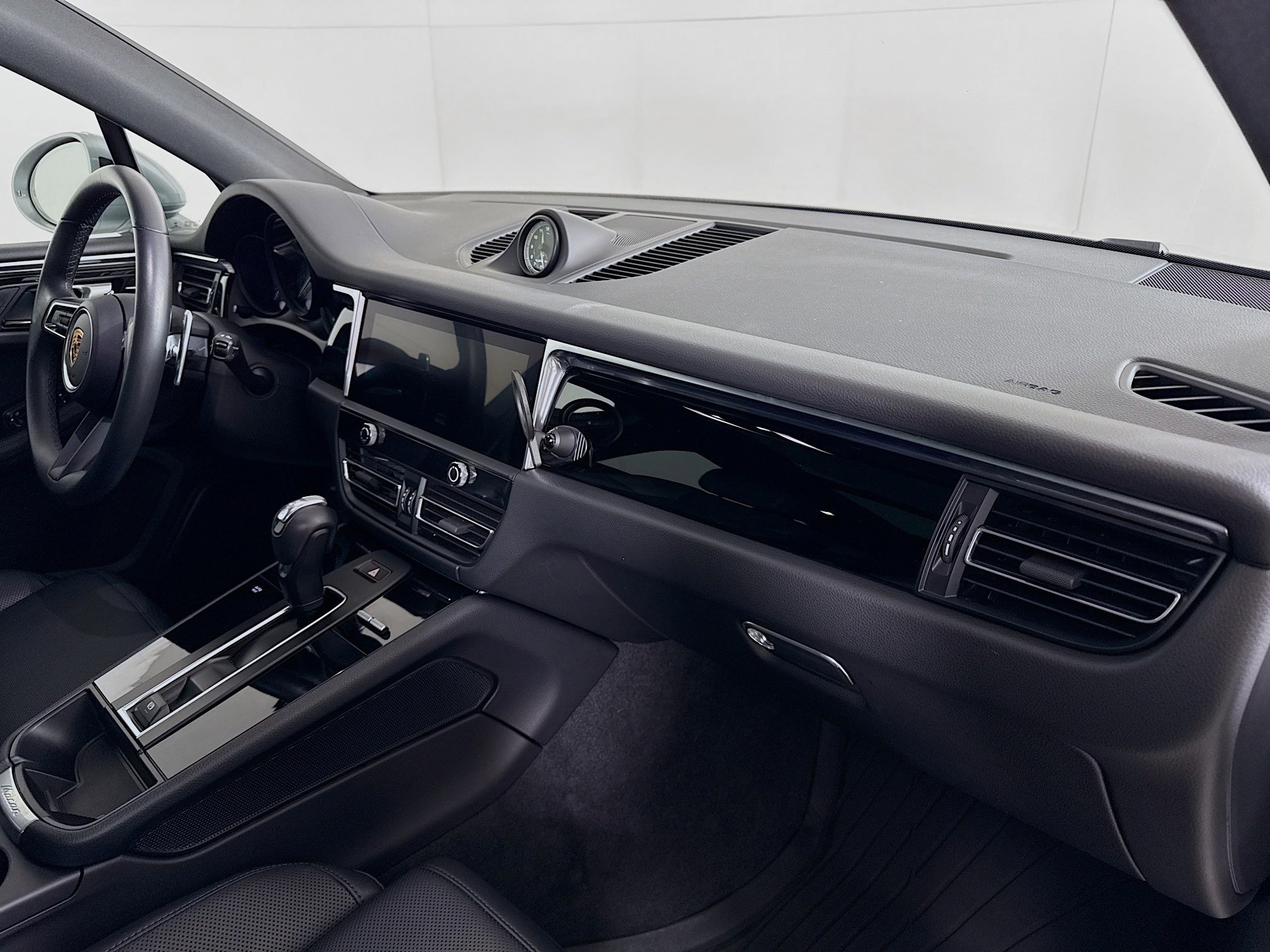 Used 2023 Porsche Macan S image 28