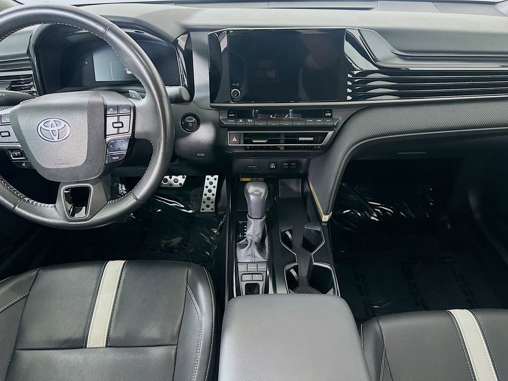 Used 2025 Toyota Camry SE FWD image 18