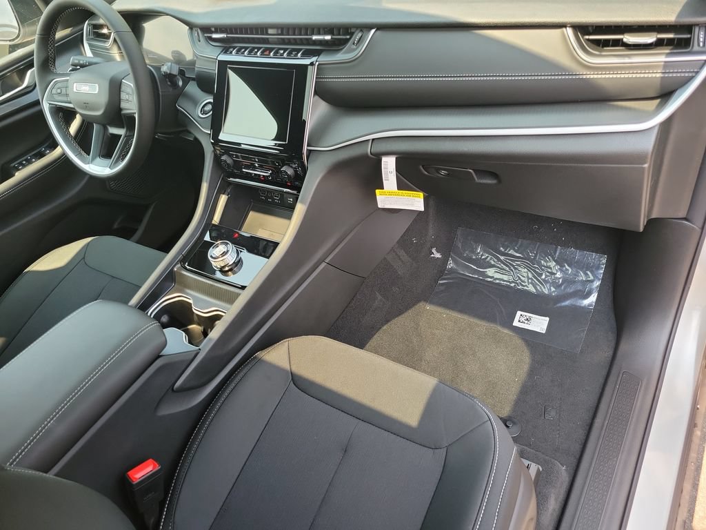 New 2026 Jeep Grand Cherokee Laredo X RWD image 39