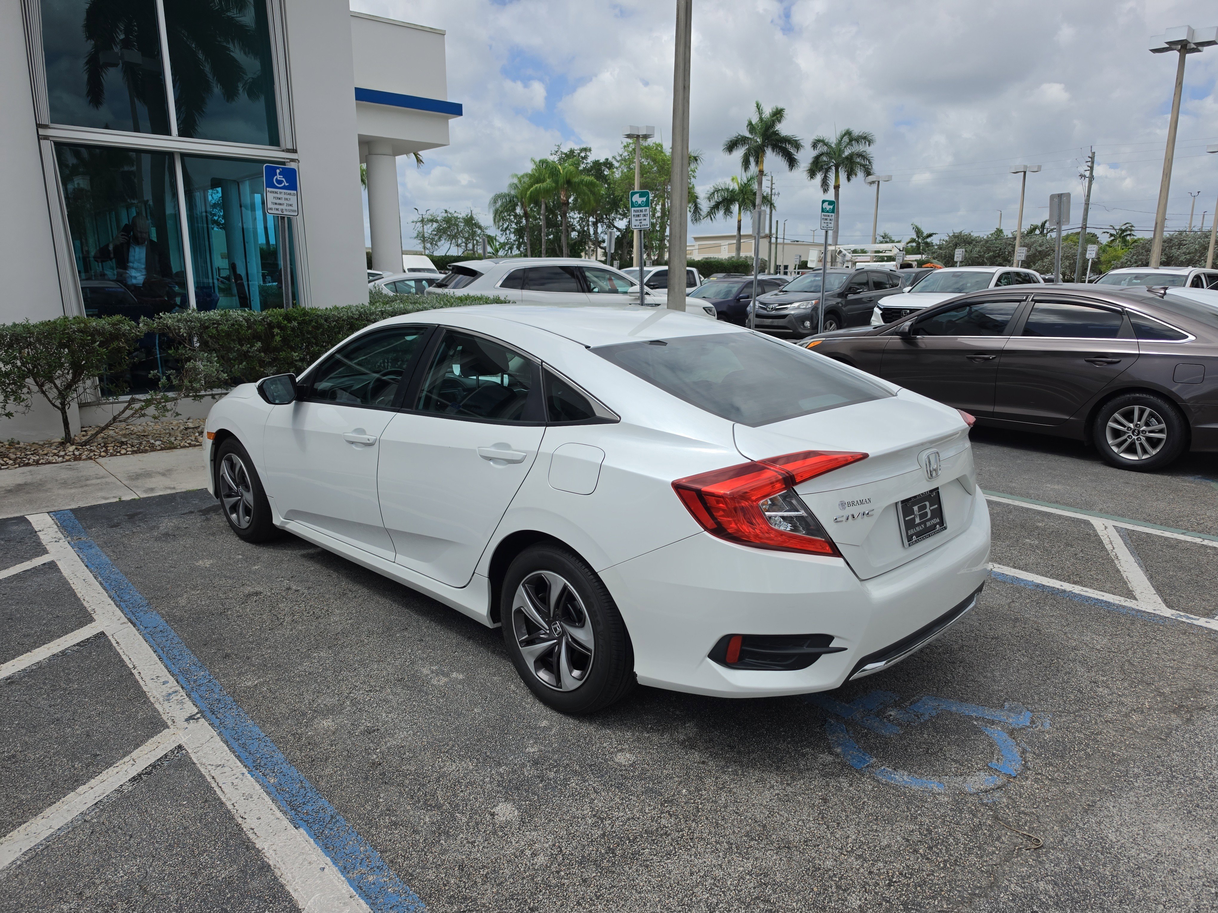 Used 2021 Honda Civic LX image 4