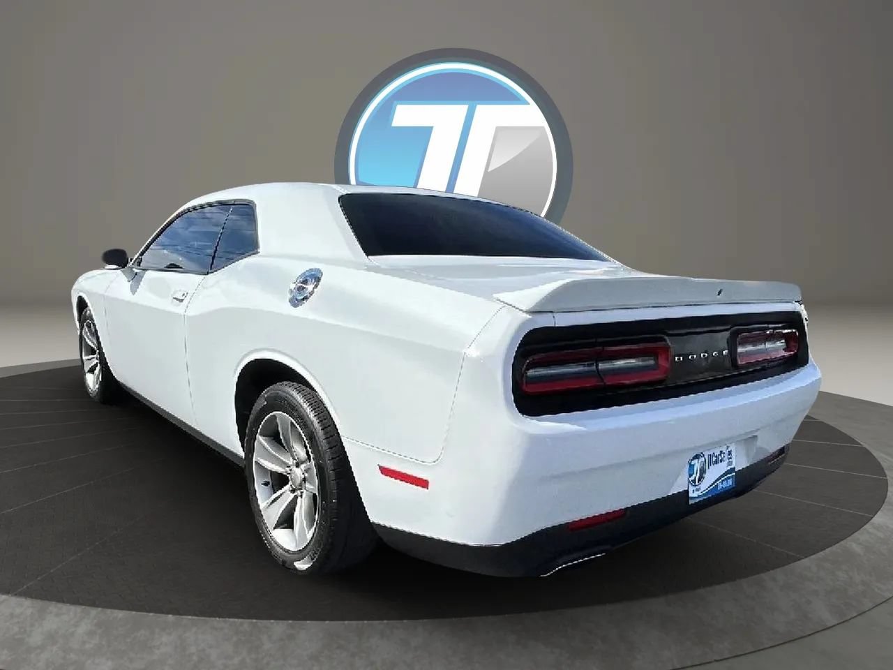 Used 2019 Dodge Challenger SXT w/ Driver Convenience Group RWD image 8