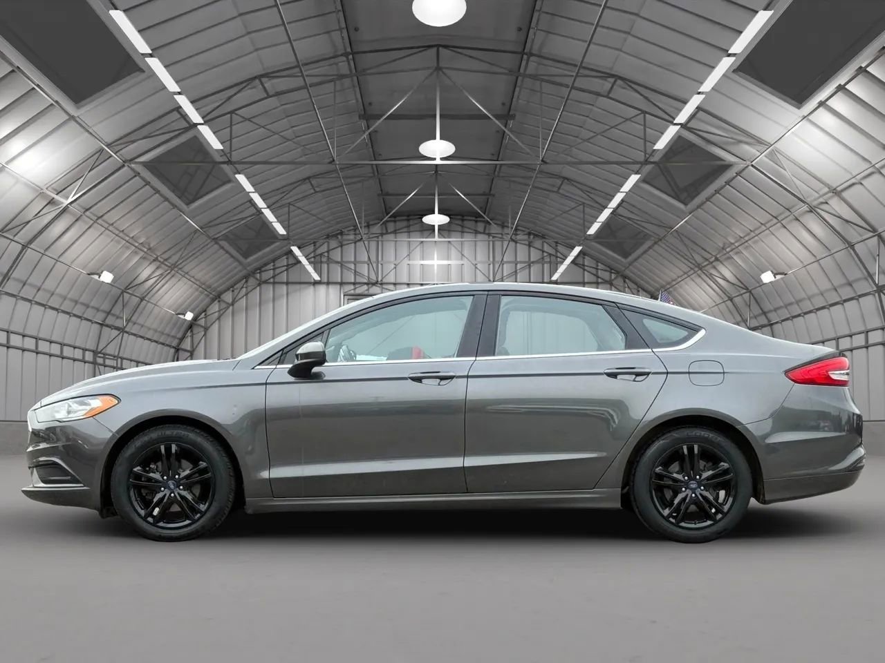 Used 2018 Ford Fusion SE w/ Fusion SE Technology Package image 4