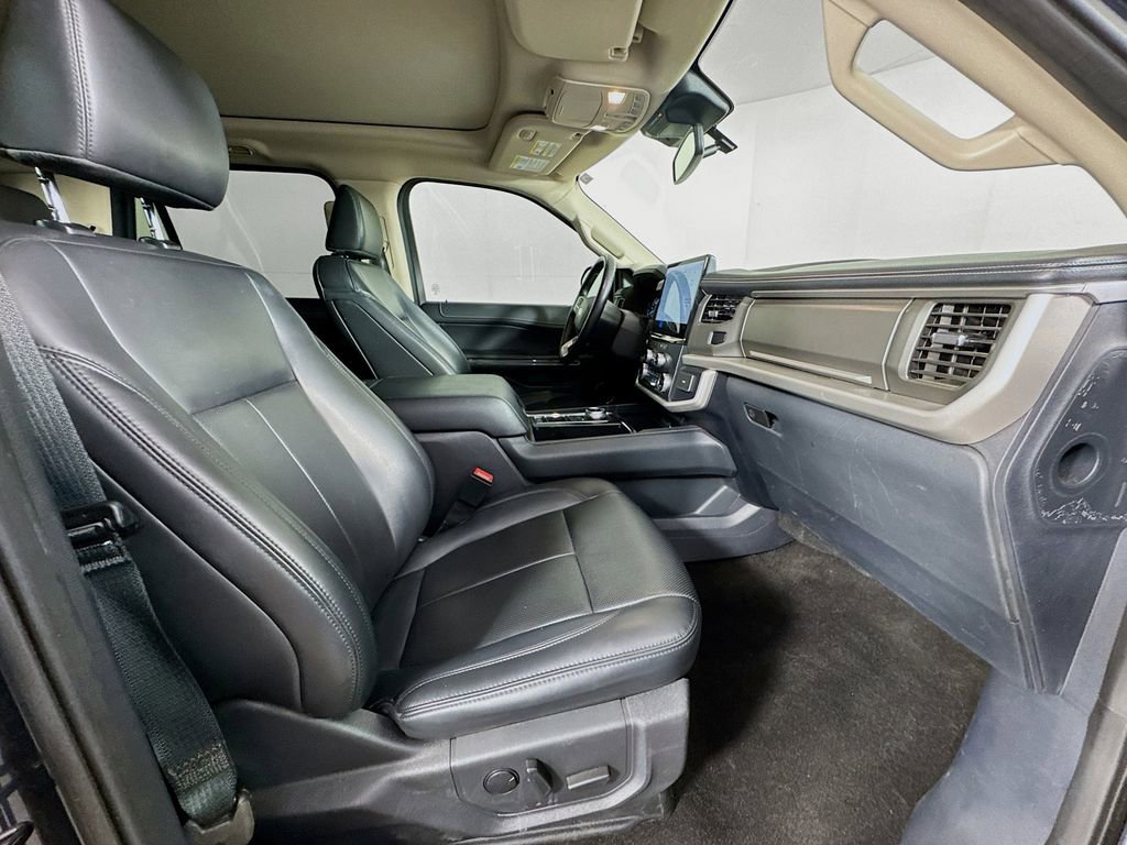 Used 2023 Ford Expedition Max XLT image 35