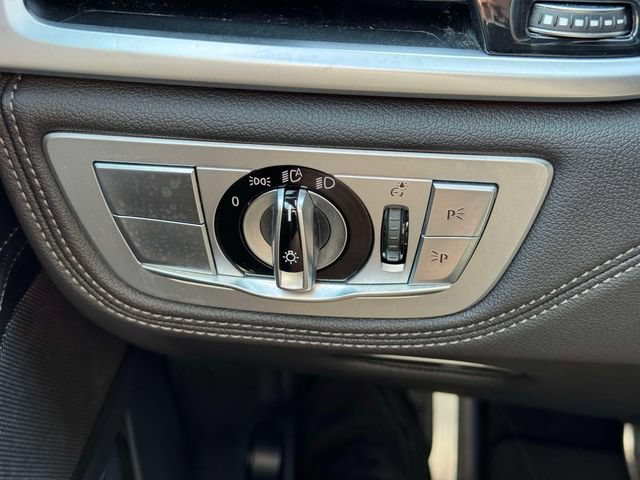 Used 2021 BMW 750i xDrive w/ M Sport Package AWD/4WD image 26