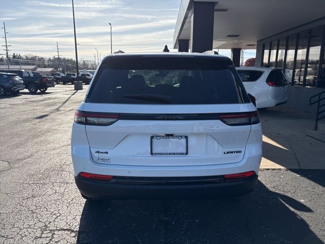 New 2025 Jeep Grand Cherokee Limited w/ Black Appearance Package image 8