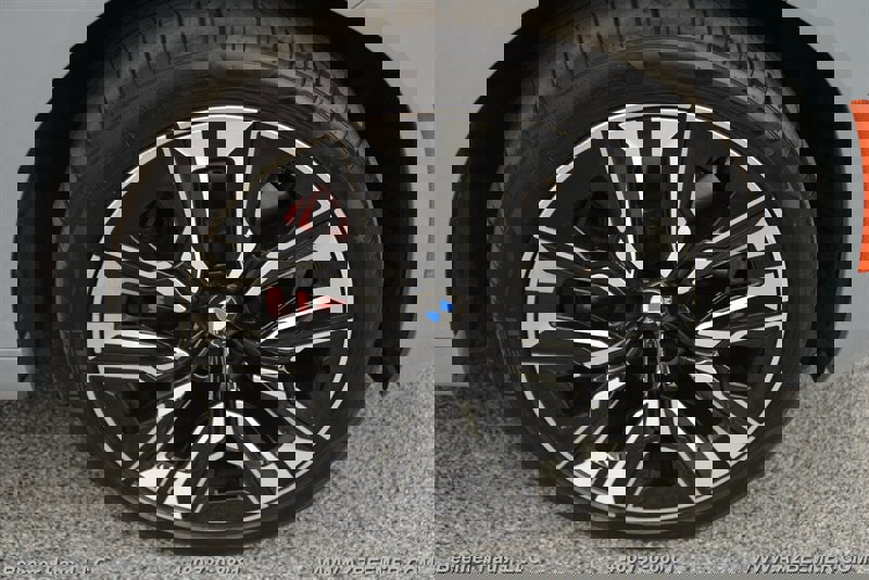 Used 2025 BMW X3 M50 w/ M Sport Professional Package image 46