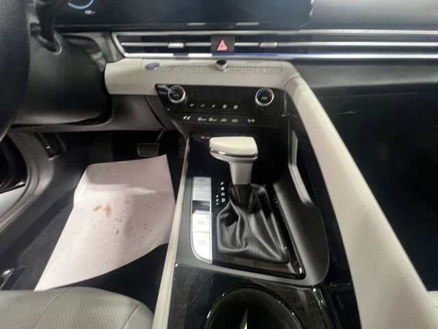 Used 2023 Hyundai Elantra Limited w/ Cargo Package image 12