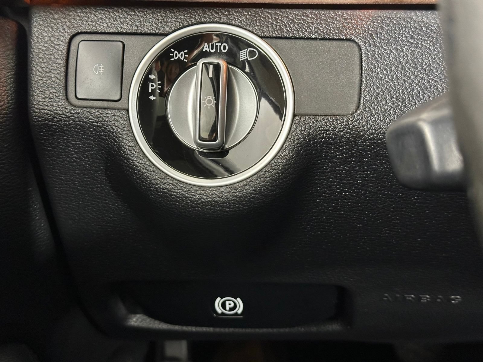 Used 2011 Mercedes-Benz E 350 4MATIC Sedan image 30