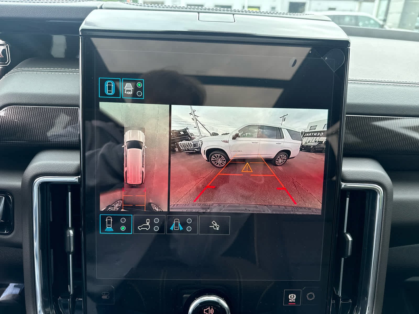 New 2026 GMC Yukon XL Elevation w/ Elevation Premium Package AWD/4WD image 19