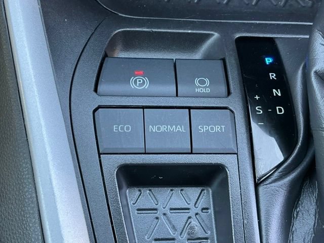 Used 2024 Toyota RAV4 XLE FWD image 25
