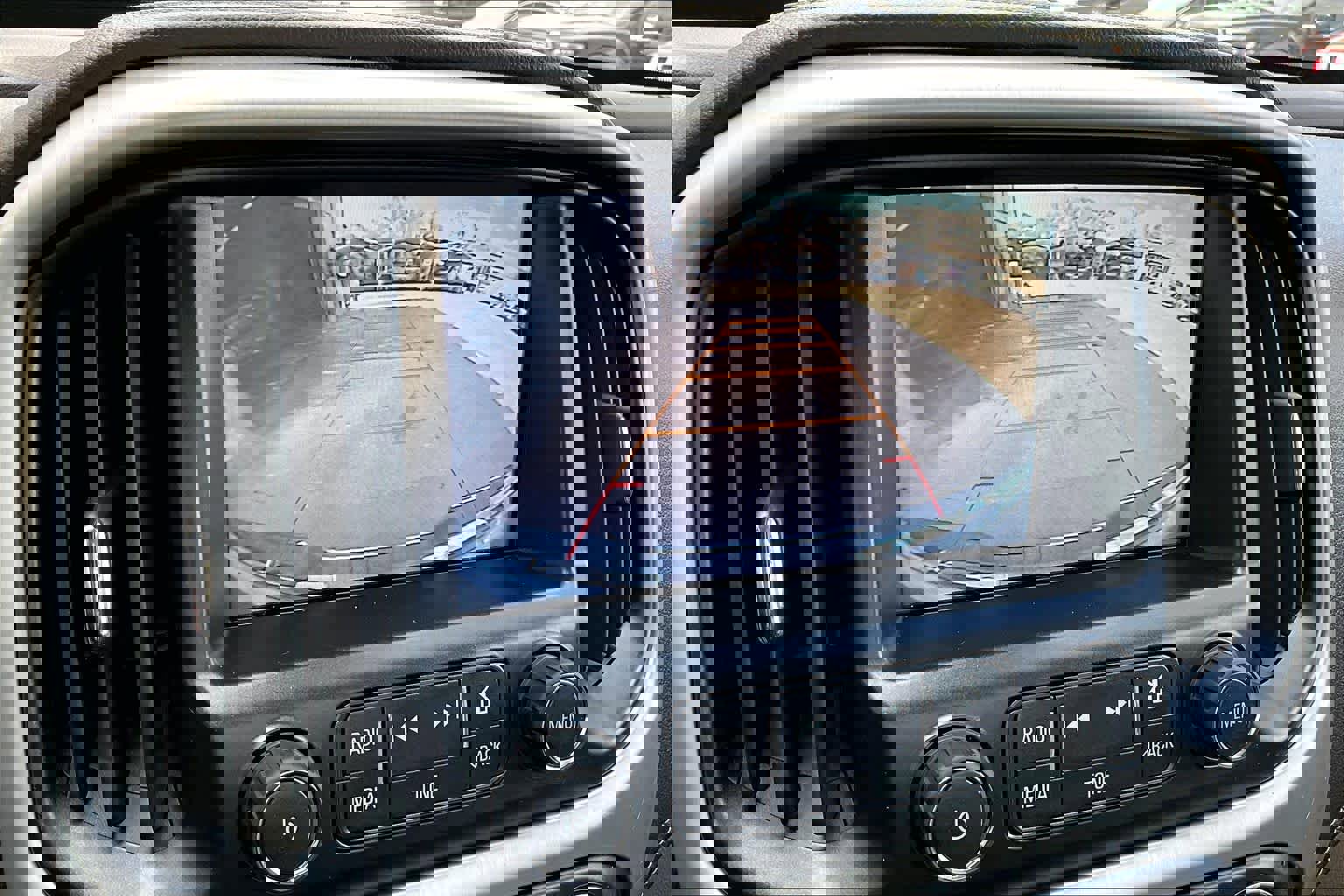 Used 2016 GMC Canyon SLT w/ Driver Alert Package image 29