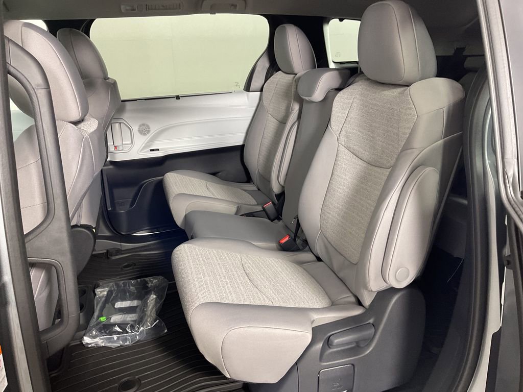 New 2026 Toyota Sienna LE image 17