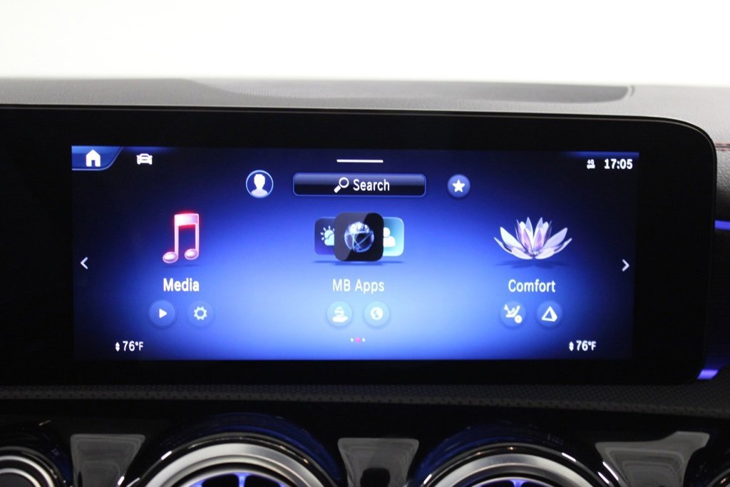 Used 2025 Mercedes-Benz CLA 35 AMG 4MATIC image 23