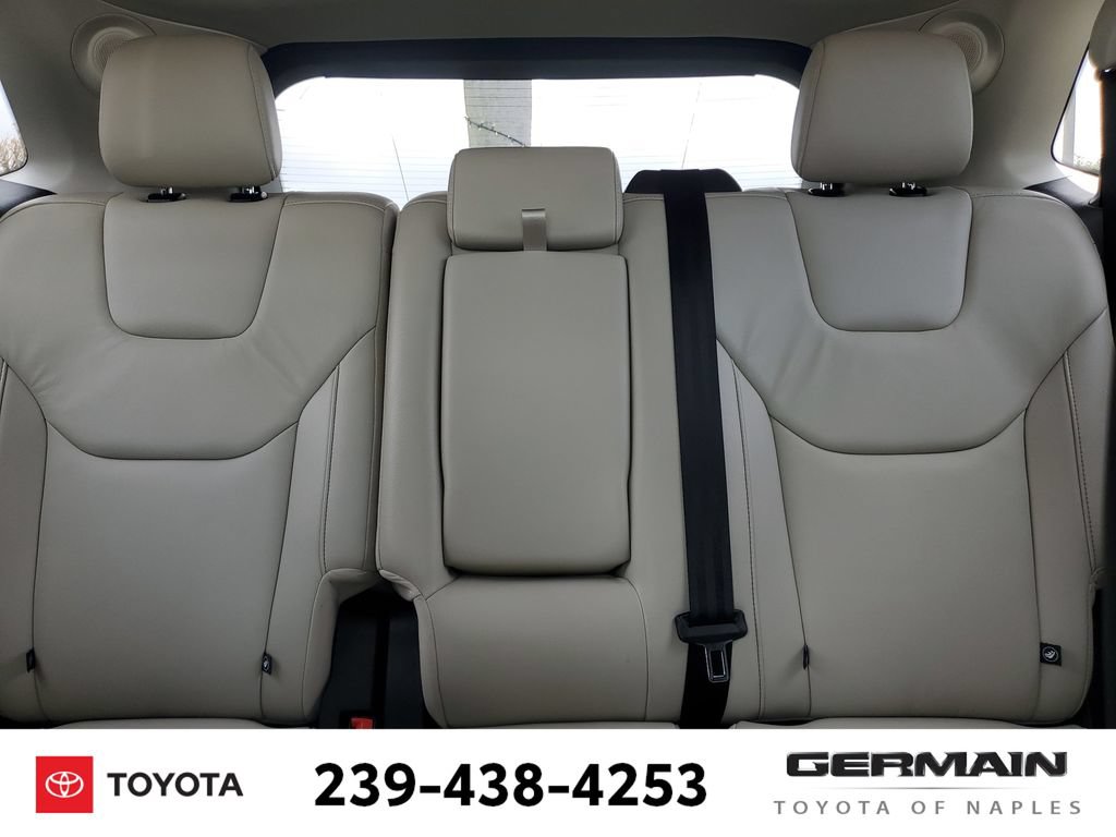 Used 2022 Ford Edge Titanium AWD/4WD image 31