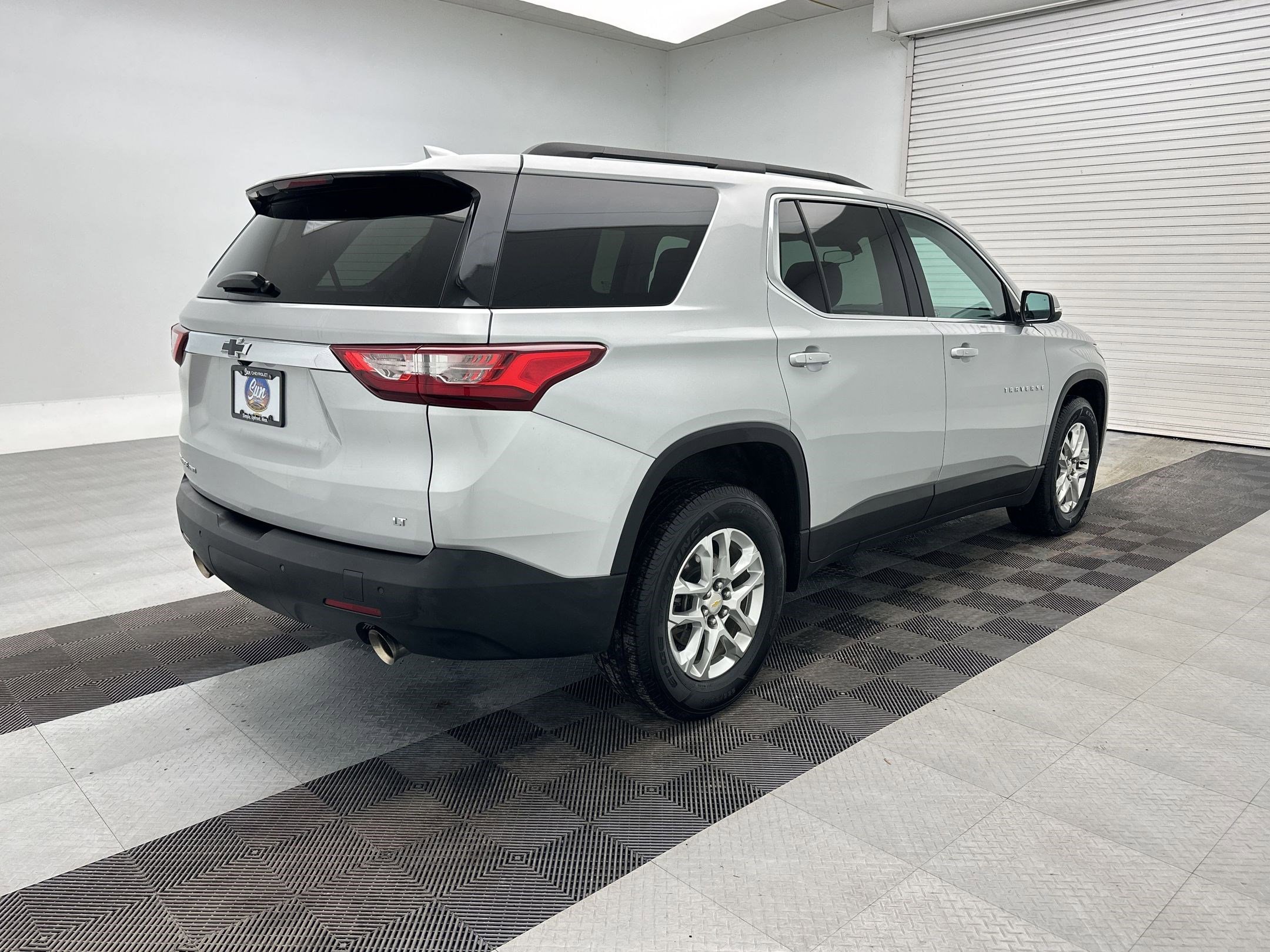 Used 2021 Chevrolet Traverse LT w/ LPO, Floor Liner Package image 9