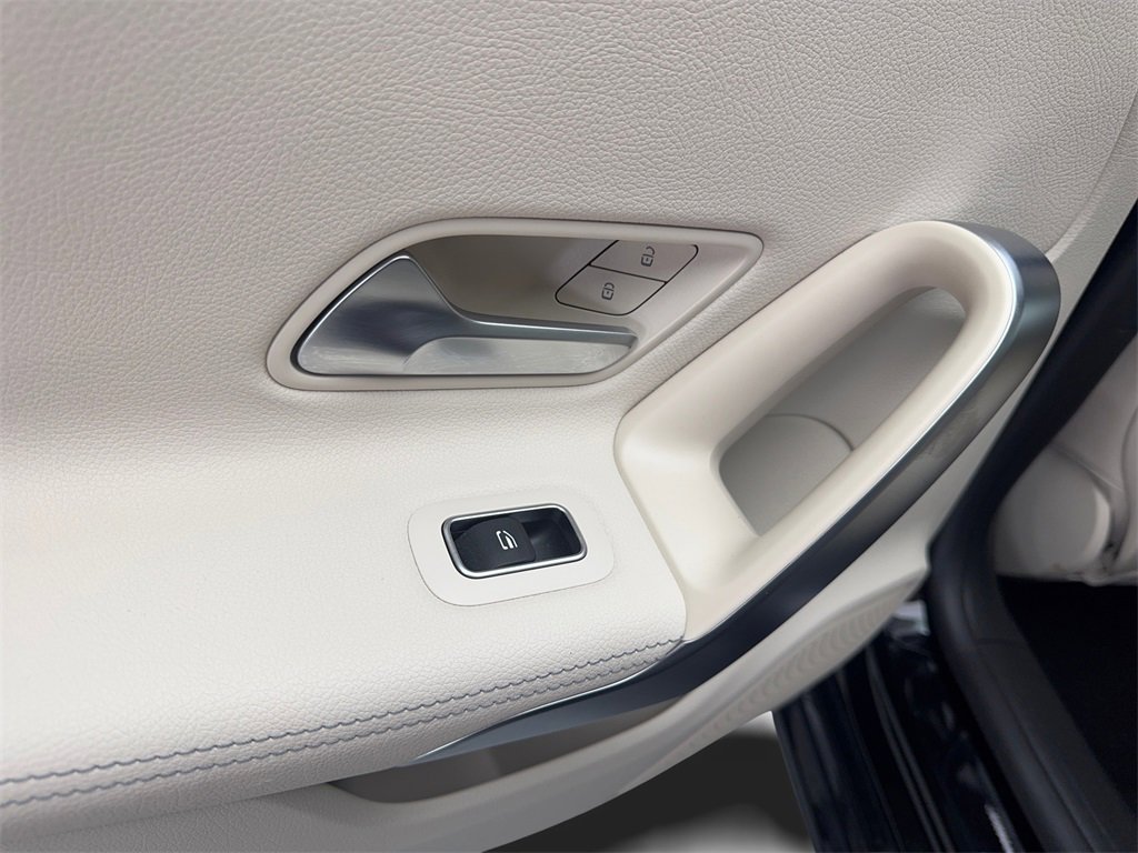 Used 2022 Mercedes-Benz CLA 250 4MATIC image 37