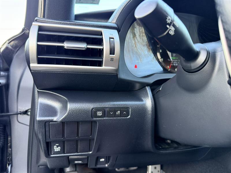 Used 2016 Lexus IS 200t w/ F Sport Package RWD image 31