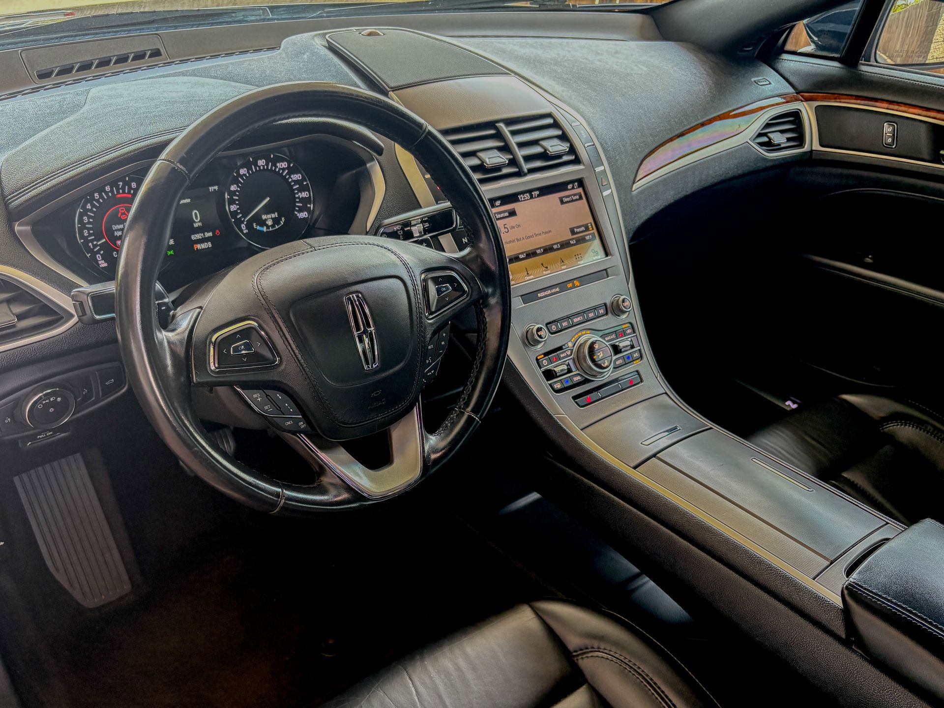 Used 2019 Lincoln MKZ Reserve FWD image 18