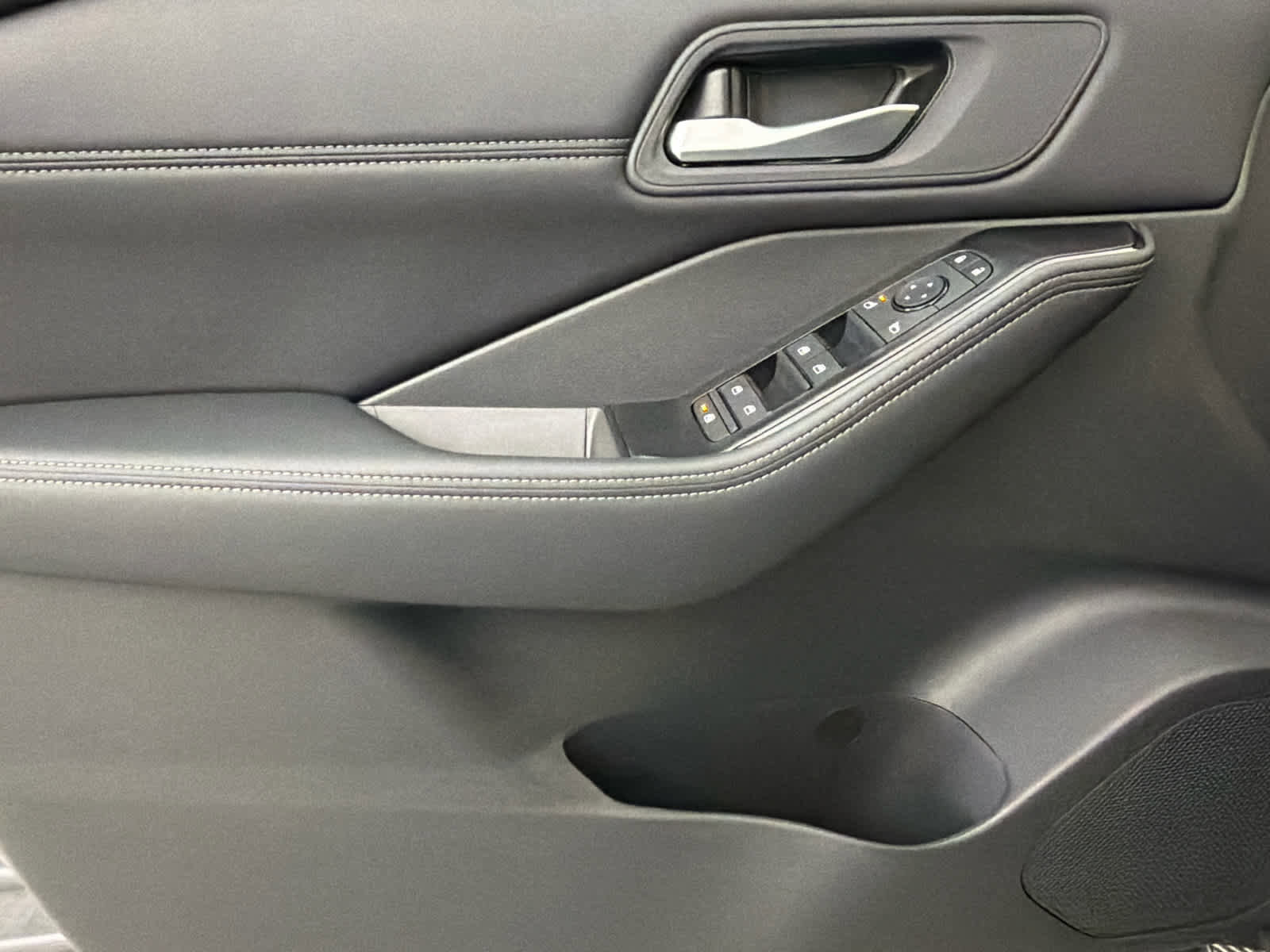 New 2026 Nissan Rogue SV image 23