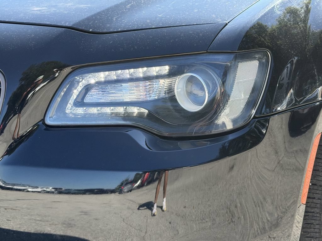Used 2017 Chrysler 300 S RWD image 10