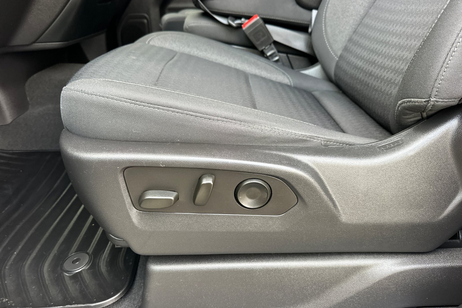 Used 2023 Chevrolet Silverado 1500 Custom RWD image 13