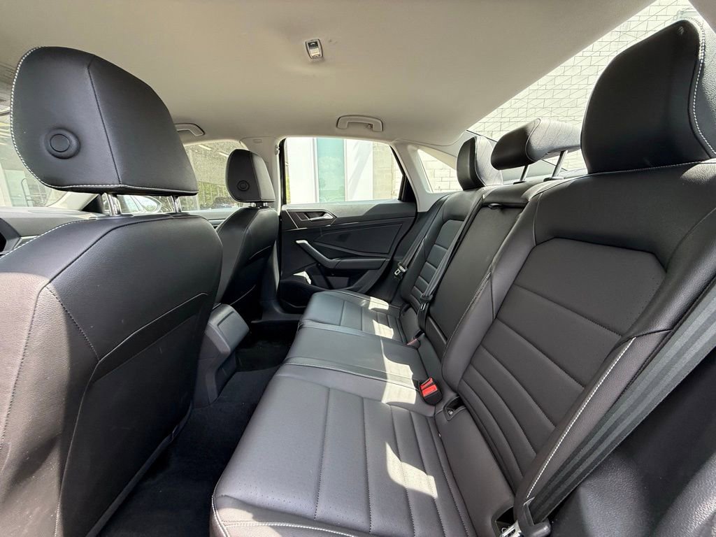 Used 2024 Volkswagen Jetta SE image 16
