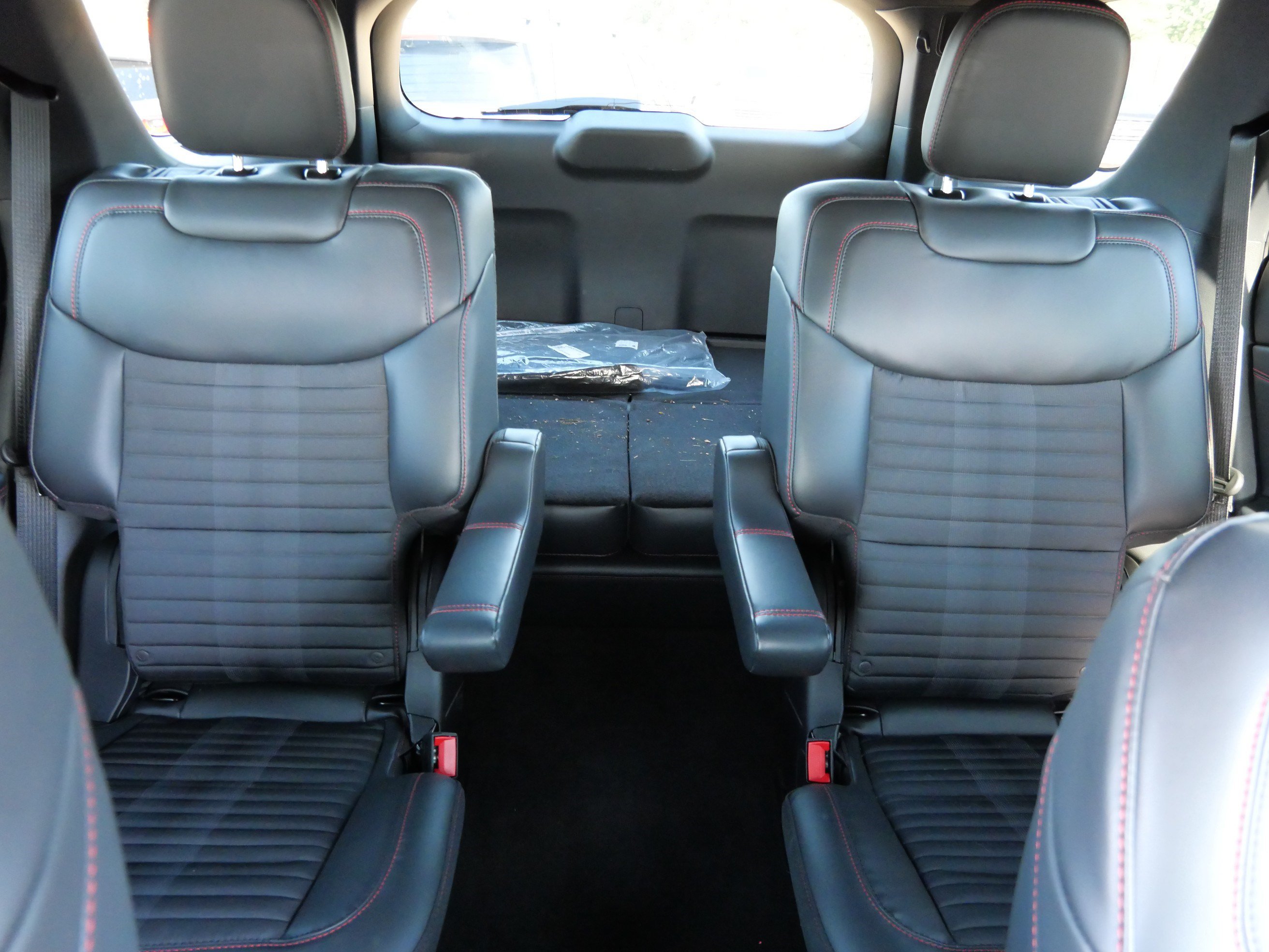 Used 2026 Ford Explorer ST-Line w/ ST-Line Street Pack AWD/4WD image 13