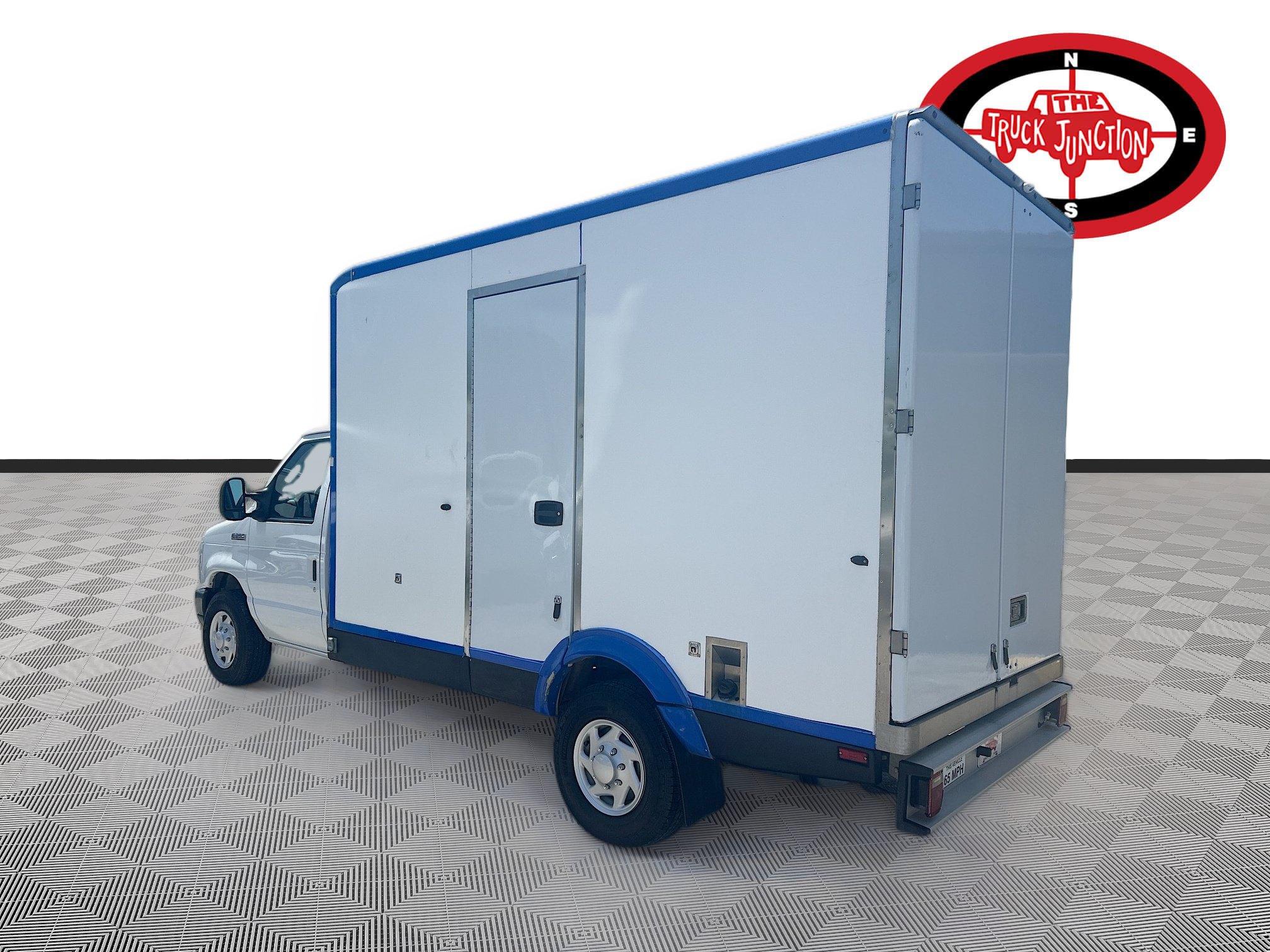 Used 2023 Ford E-350 and Econoline 350 Super Duty w/ Power Windows & Locks Group RWD image 5