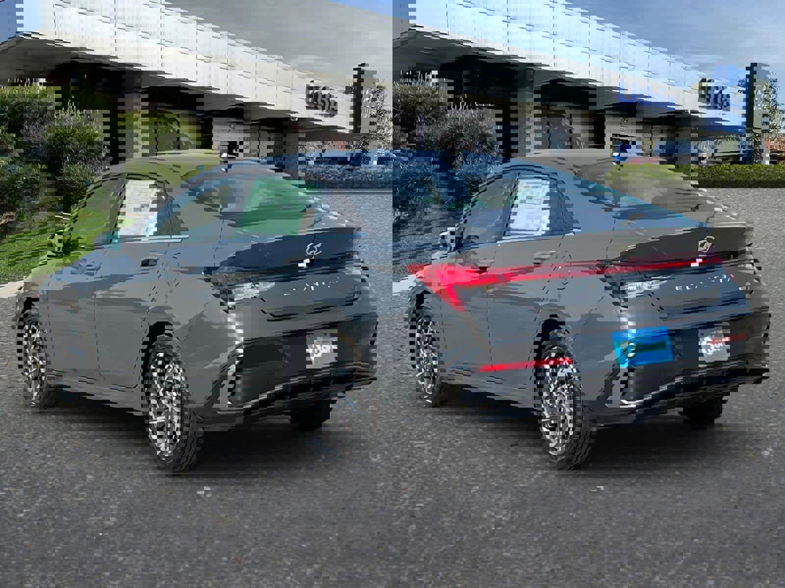 New 2025 Hyundai Elantra Limited image 7