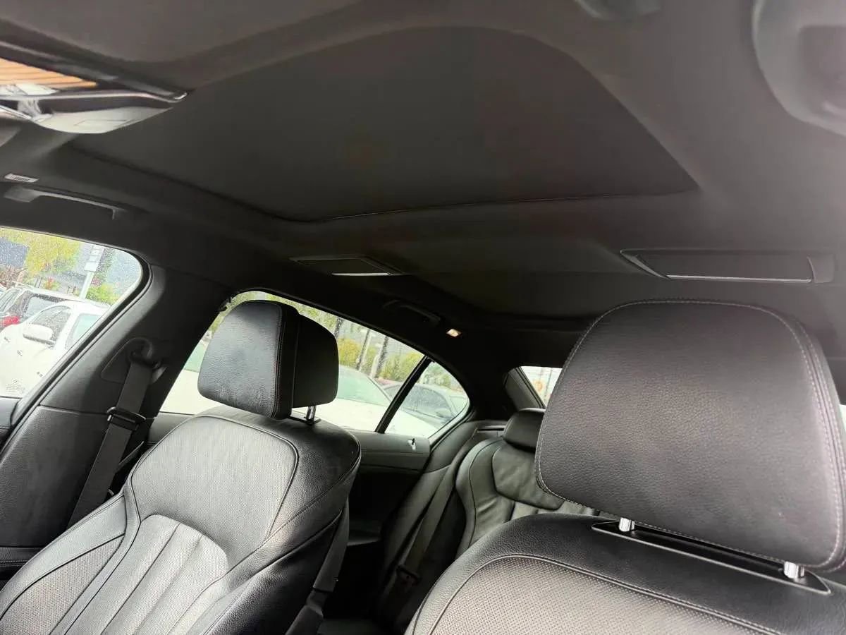 Used 2020 BMW 740i w/ M Sport Package RWD image 21