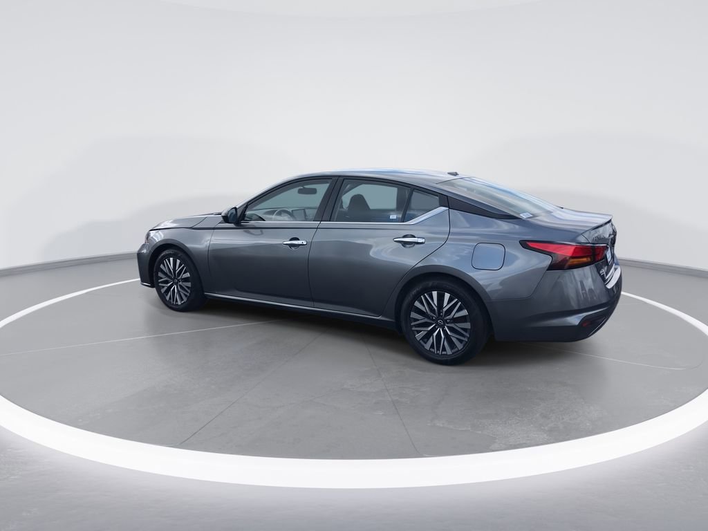 Used 2024 Nissan Altima 2.5 SV image 6