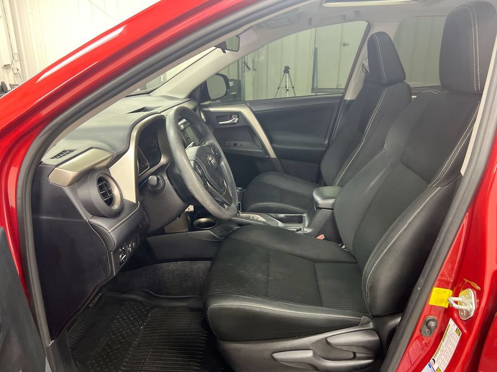 Used 2015 Toyota RAV4 XLE AWD/4WD image 20