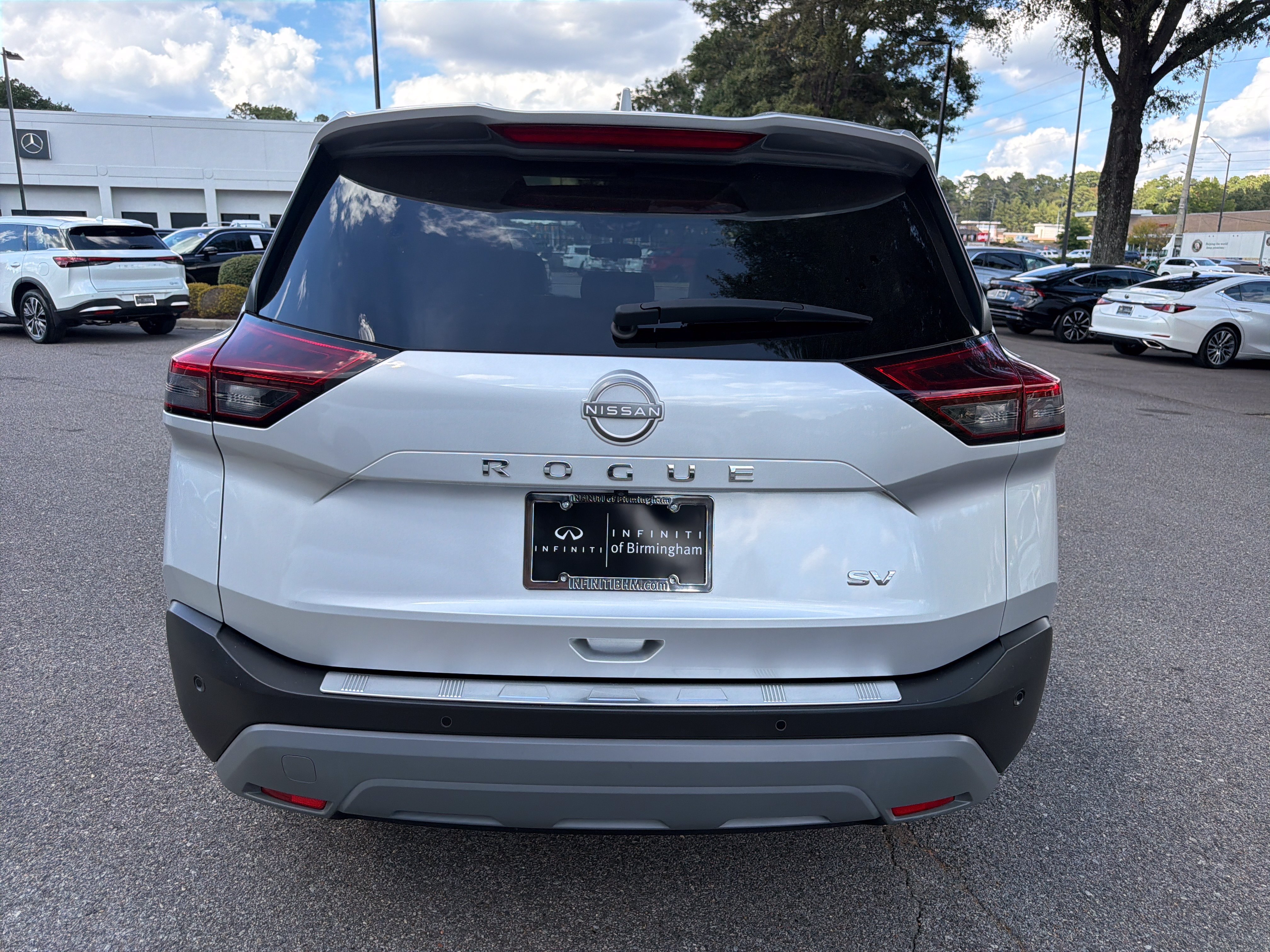 Used 2023 Nissan Rogue SV w/ SV Premium B Package FWD image 12