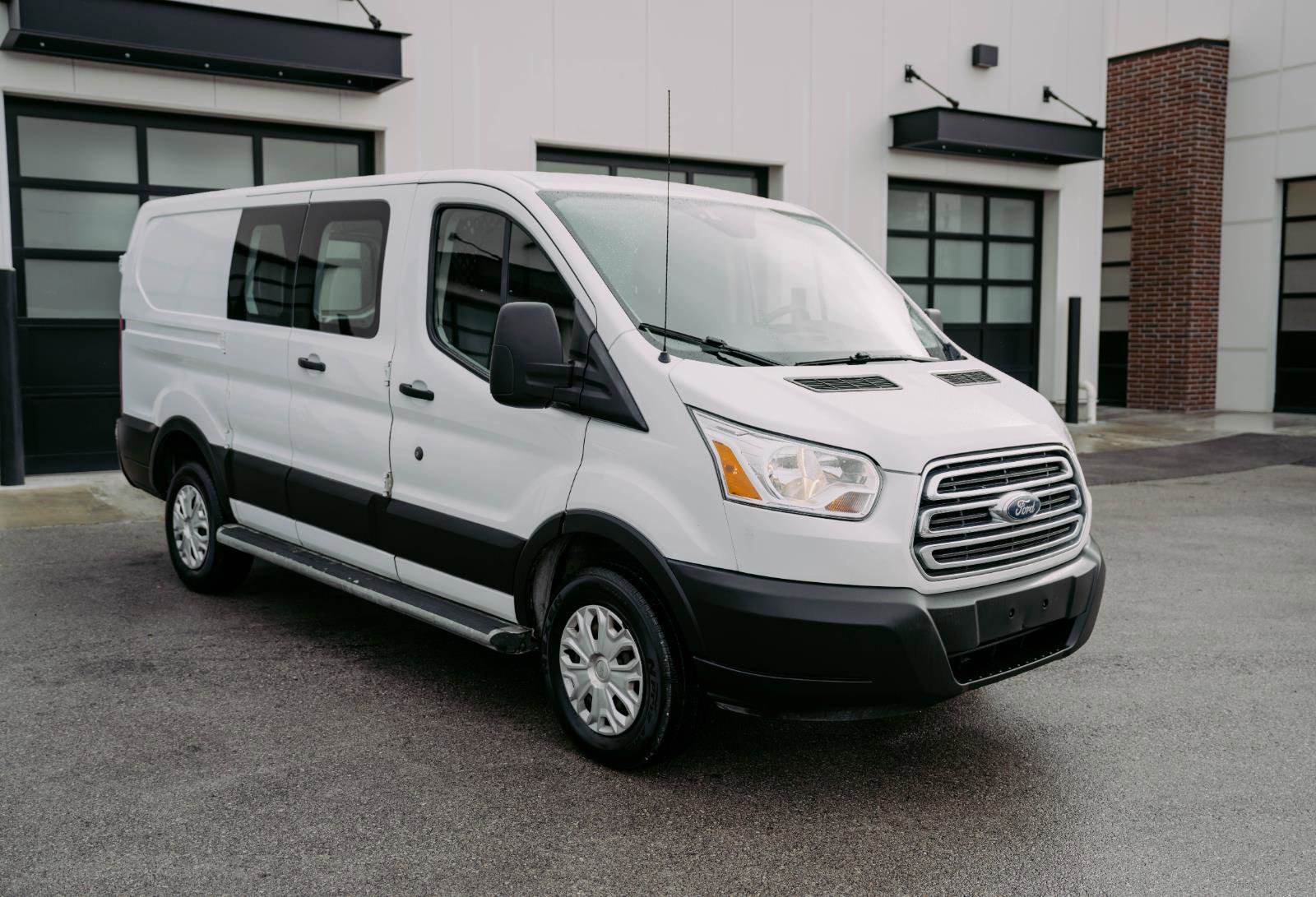 Used 2019 Ford Transit 250 130 Low Roof w/ Exterior Upgrade Package image 7