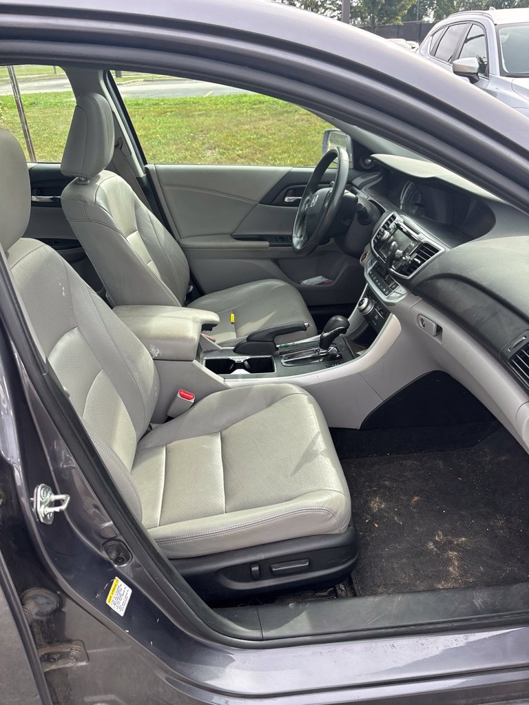 Used 2015 Honda Accord EX-L image 9