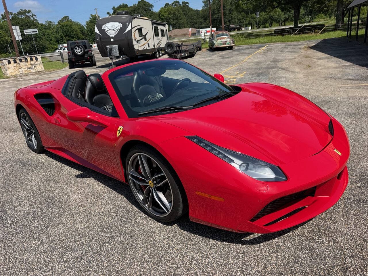Used 2018 Ferrari 488 Spider RWD image 2