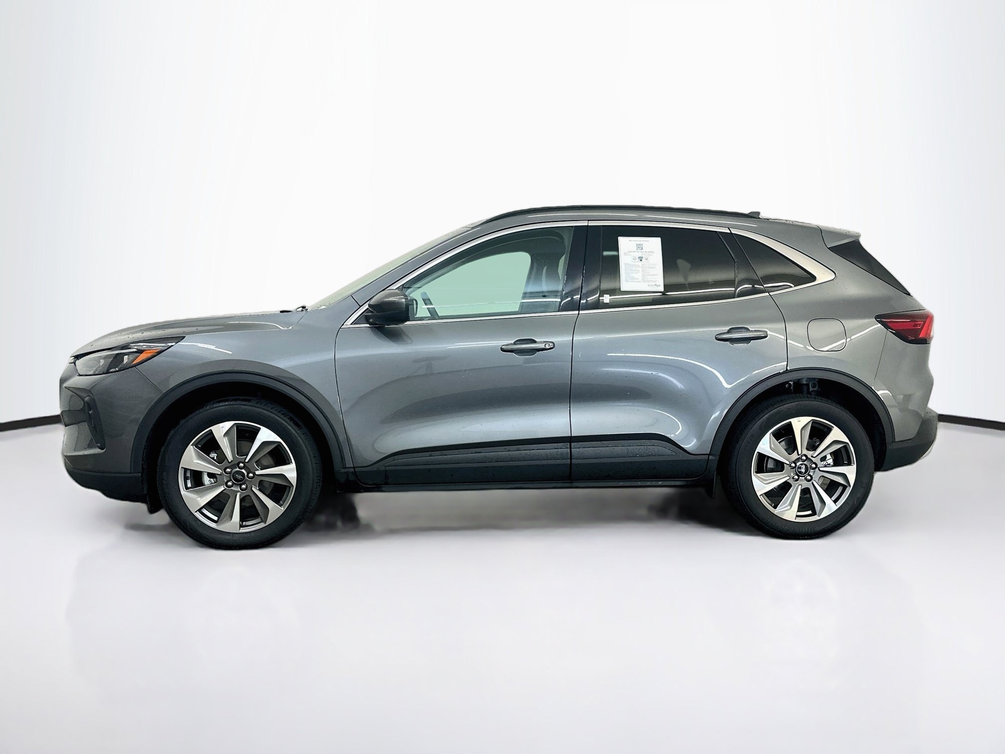 Used 2025 Ford Escape Platinum AWD/4WD image 4