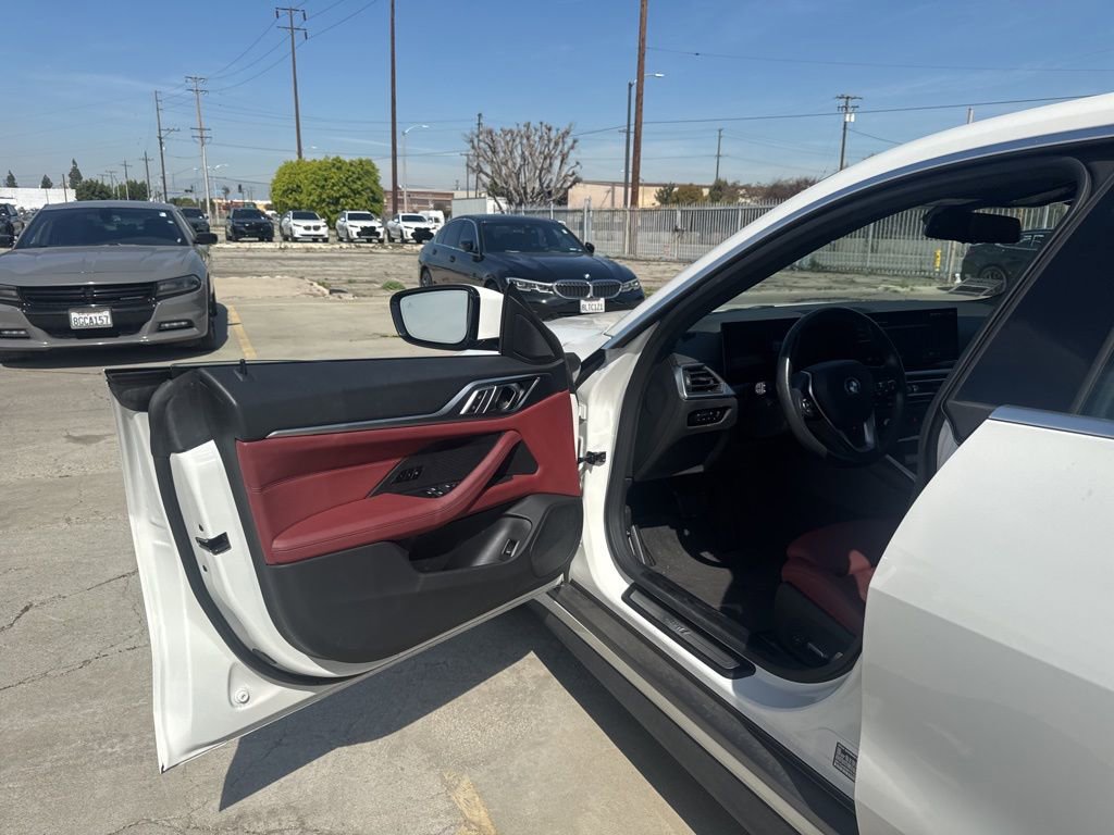 Used 2023 BMW i4 eDrive35 w/ Premium Package image 17