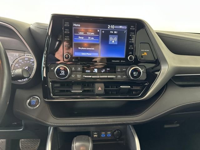 Used 2022 Toyota Highlander XLE image 20