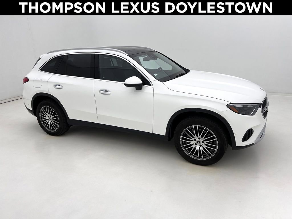 Used 2024 Mercedes-Benz GLC 300 4MATIC image 1