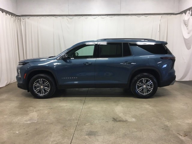 Used 2025 Chevrolet Traverse LT image 6