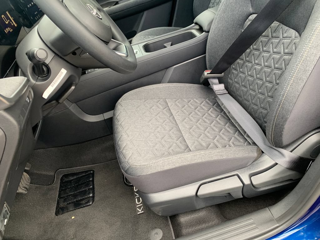 New 2026 Nissan Kicks SV w/ Cold Weather Package FWD image 19