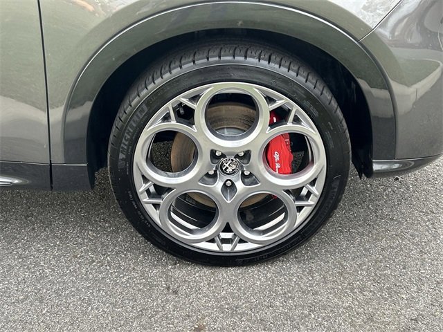Used 2024 Alfa Romeo Tonale Veloce w/ Premium Interior Package image 13