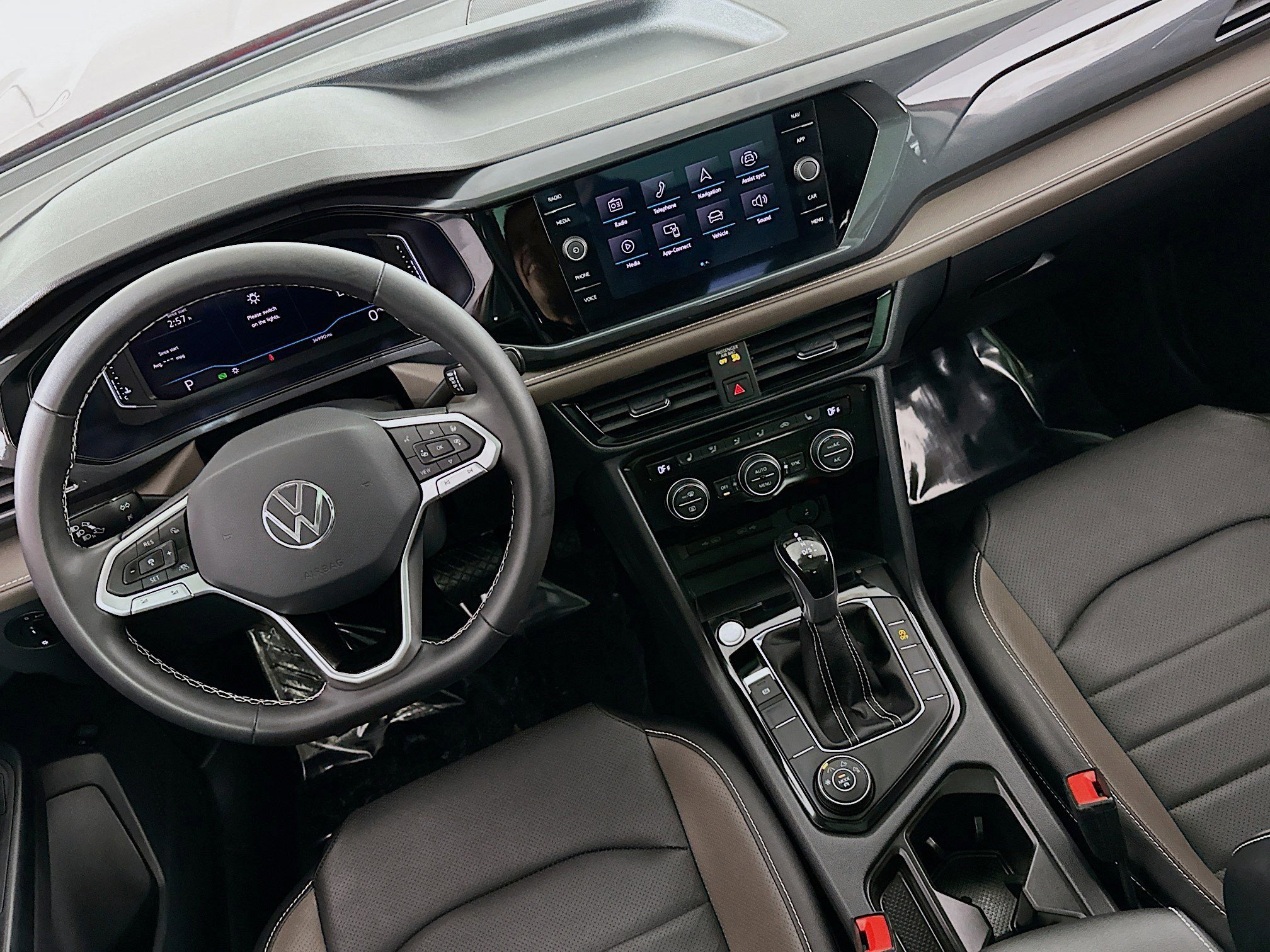 Used 2023 Volkswagen Taos SEL image 19